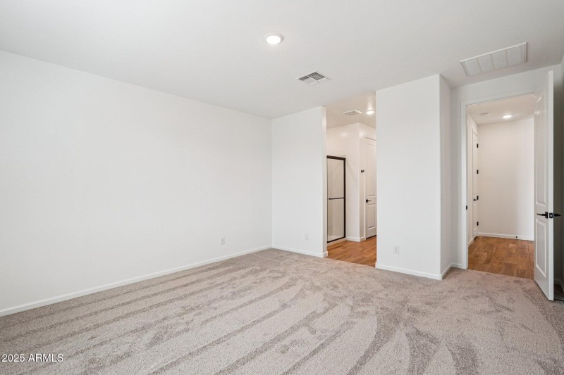 29-web-or-mls-W Camden Ave-S1909-029