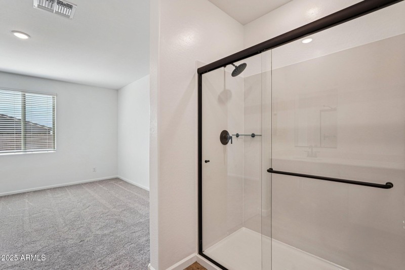 32-web-or-mls-W Camden Ave-S1909-032