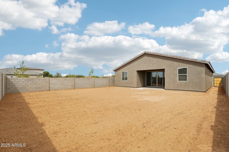 39-web-or-mls-W Camden Ave-S1909-039