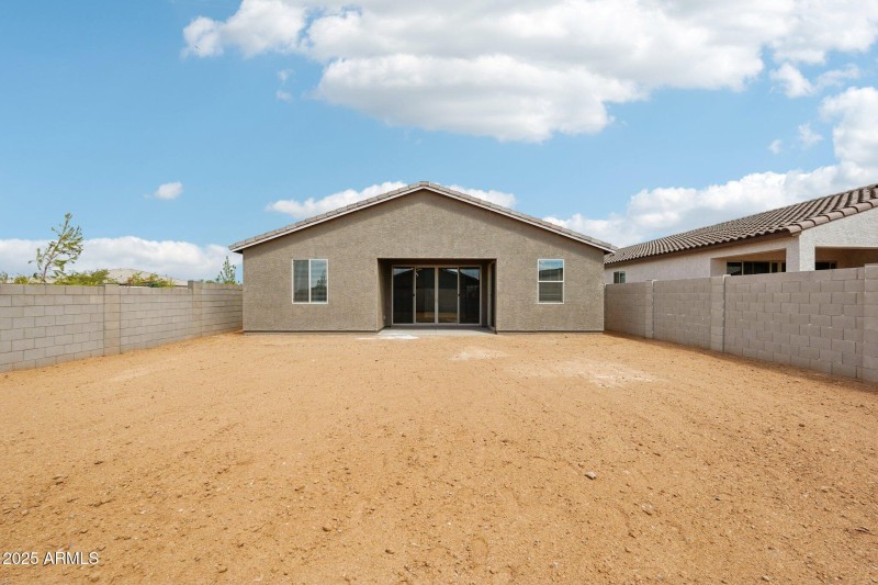 40-web-or-mls-W Camden Ave-S1909-040