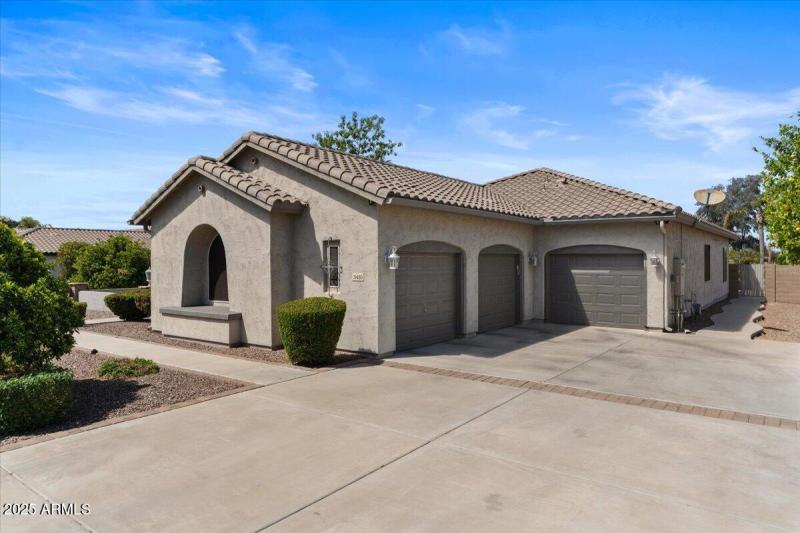 10-Front of home & Garages