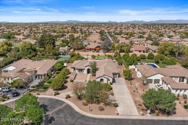 04-Aerial front of home