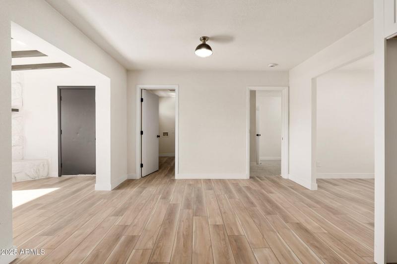 2227 W Paradise Dr - 11
