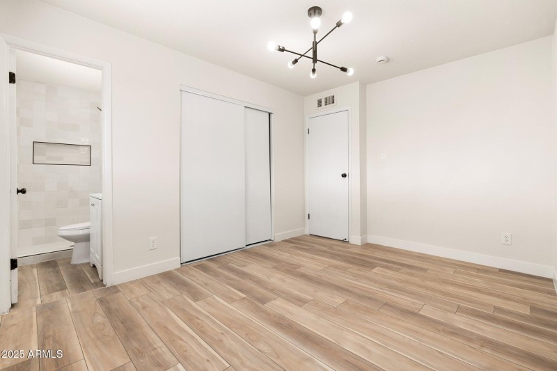 2227 W Paradise Dr - 15