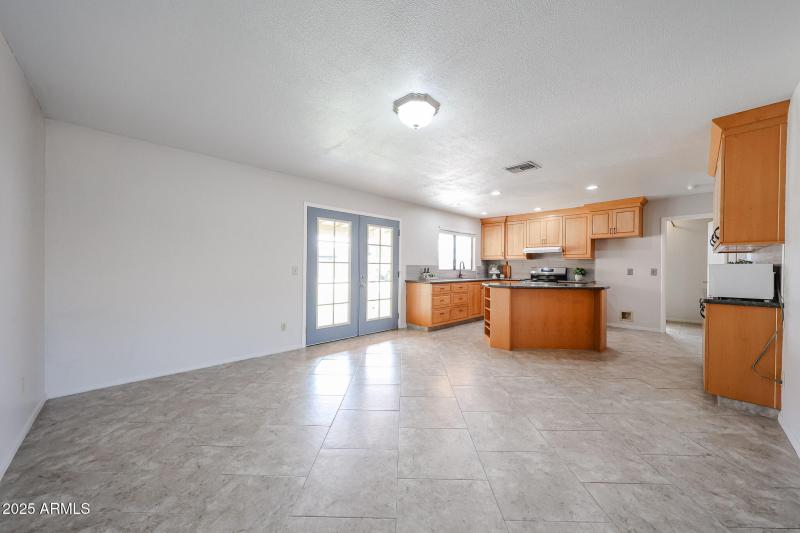 Kitchen/ Dining Area