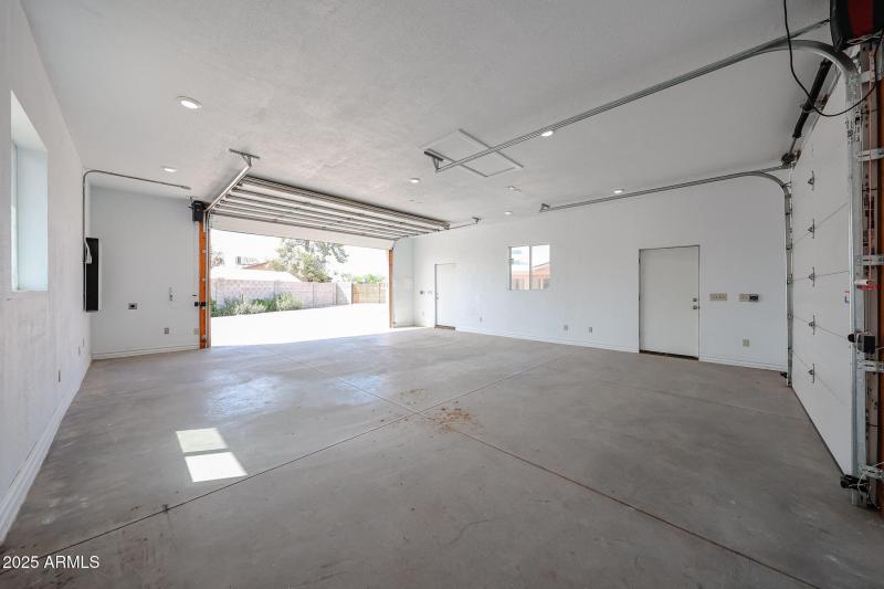 Detached Garage/Workshop