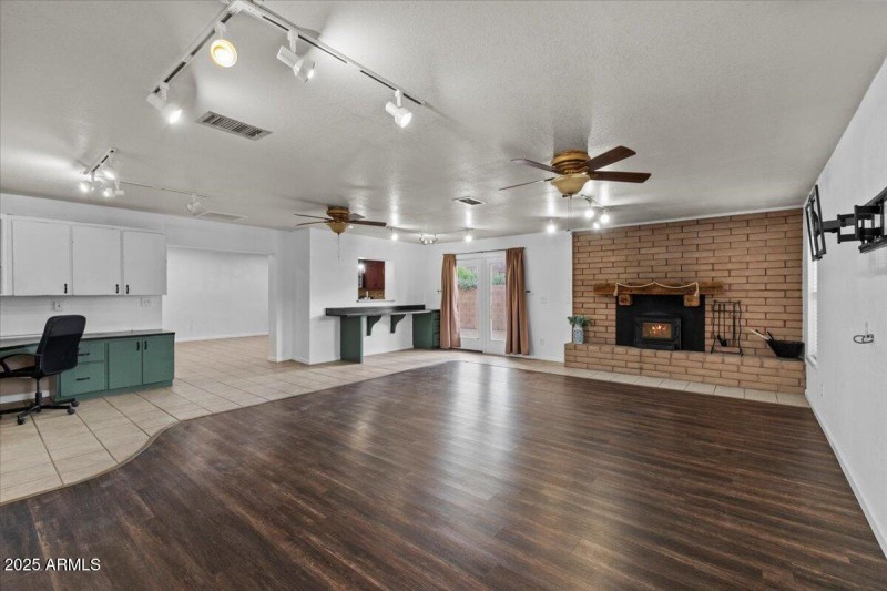 23-Living Room