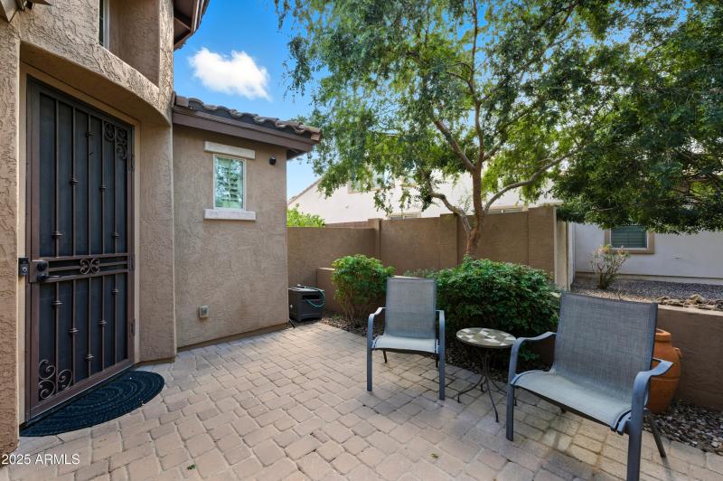 Welcoming & private courtyard