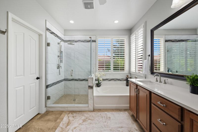 Elegant bath oasis