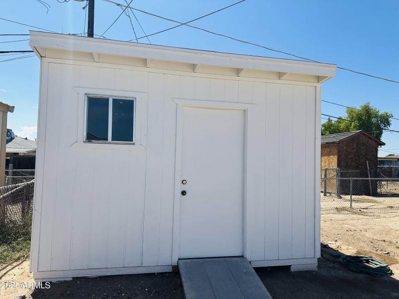 11x11 storage