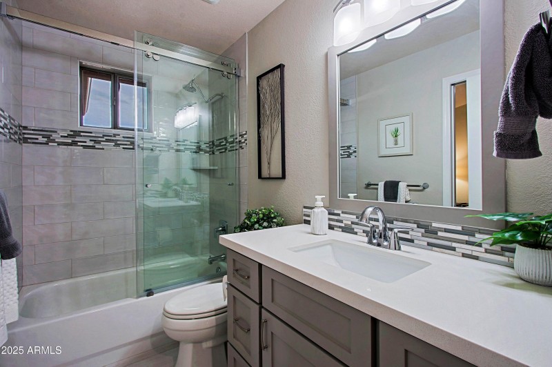 Exec. Suite/2nd Bath 1