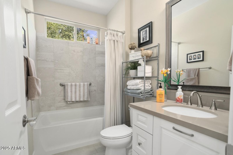 Full guest bath