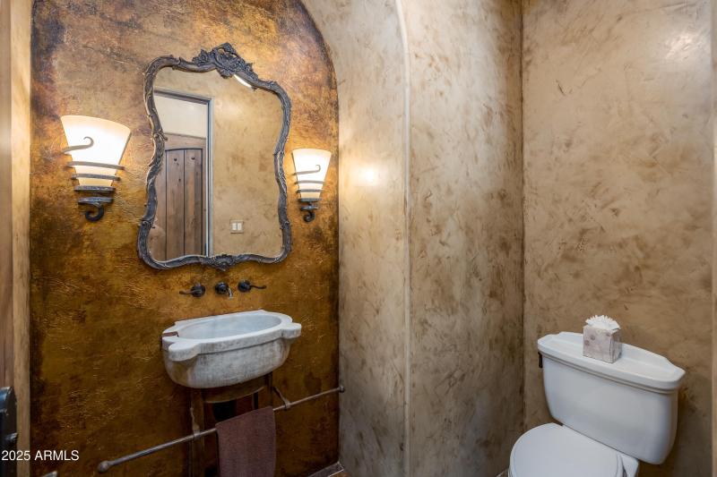 Guest 1/4 Bathroom