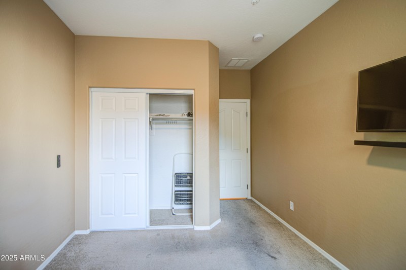Bedroom 1-pic 2
