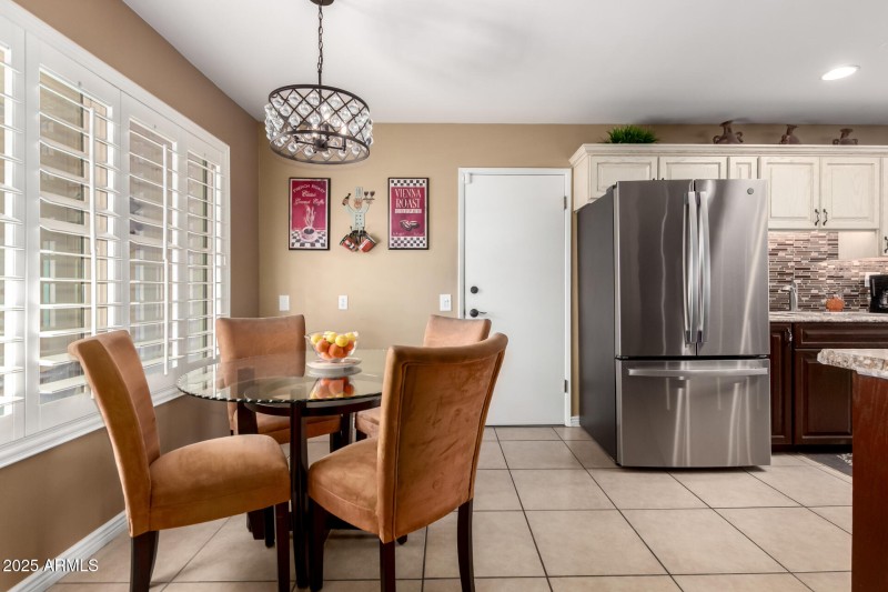 Eat in kitchen