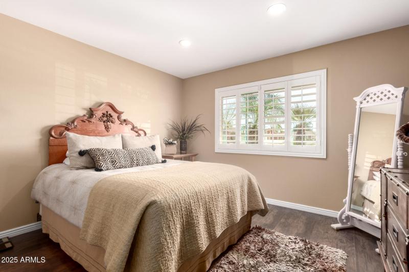 Guest bedroom 1
