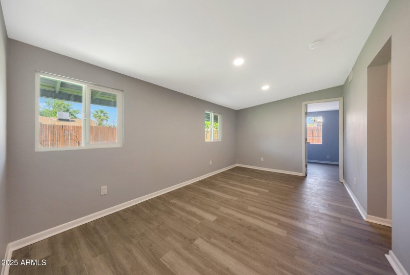 Primary has Extra Lrg Closet