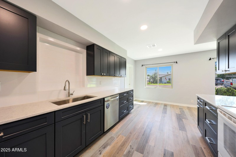 Navy Blue Kitchen Cabinets