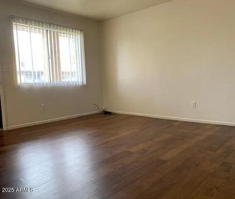 Living Rm-102