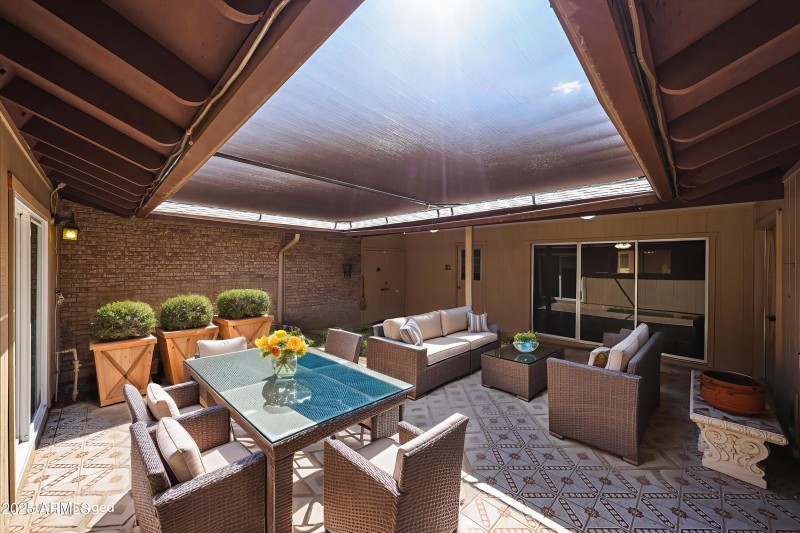 C-(3) - Outdoor - Luxury - 5 (1)