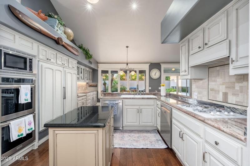 Kitchen 4