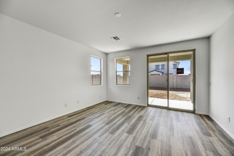 08-Family Room