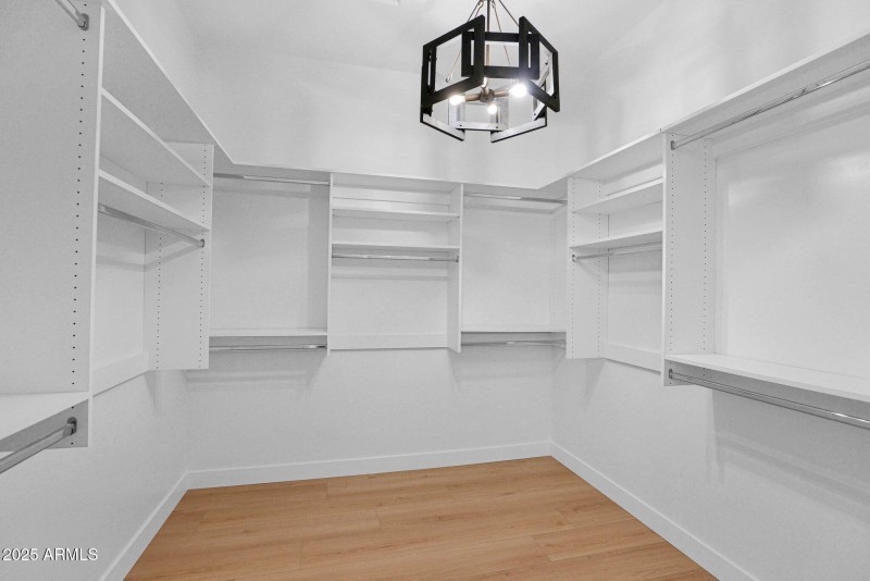 25-web-or-mls-P1156310