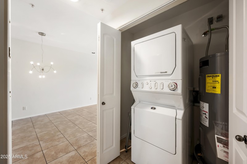 Stackable washer/dryer