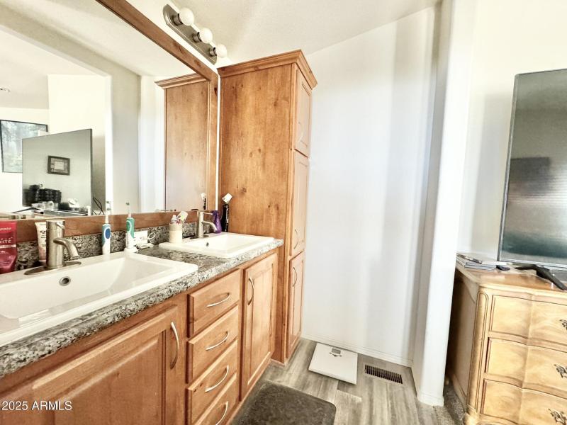 PRIMARY BATH SINK