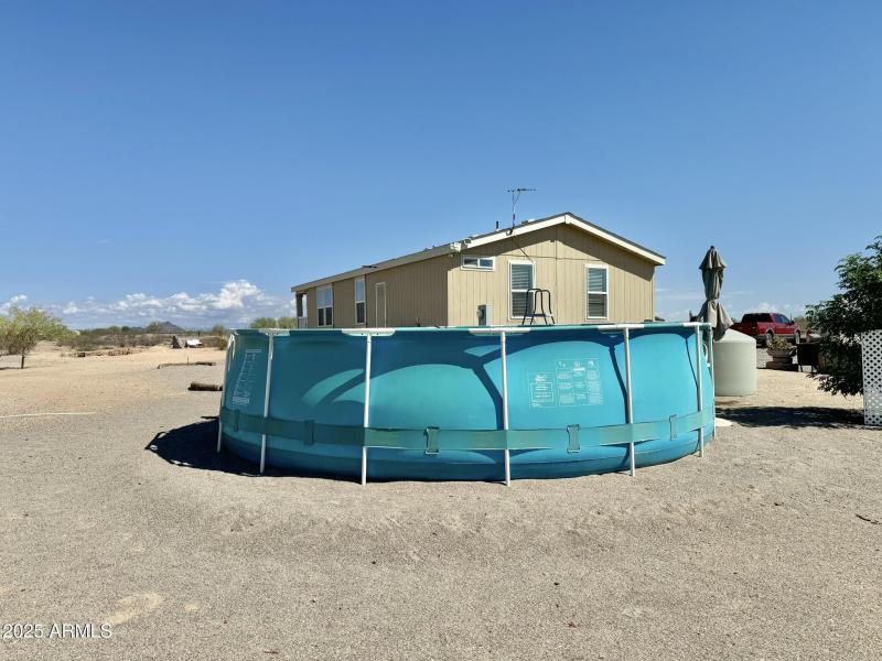 POOL /BACK OF HOME