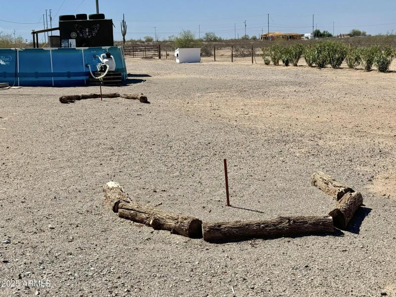 HORSE SHOES