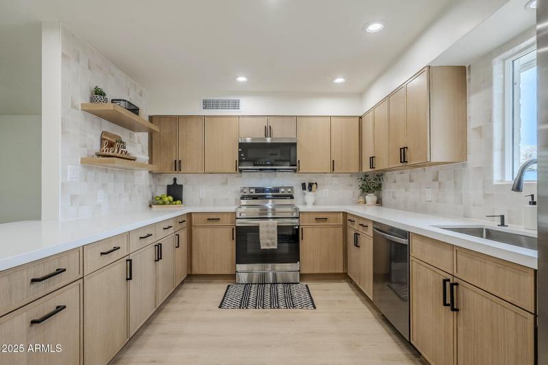 21-web-or-mls-Lockwood-9