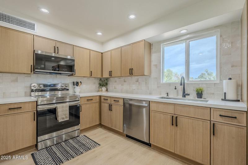 23-web-or-mls-Lockwood-11