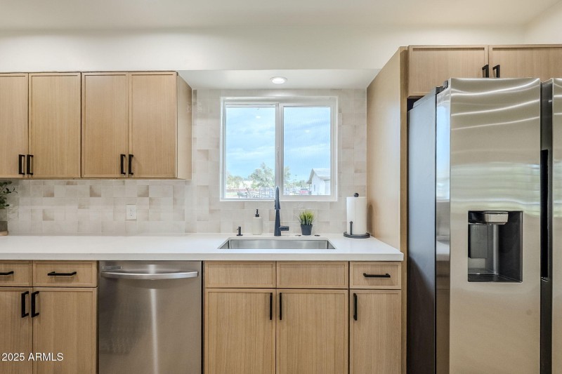26-web-or-mls-Lockwood-14