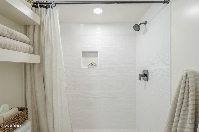 33-web-or-mls-Lockwood-21