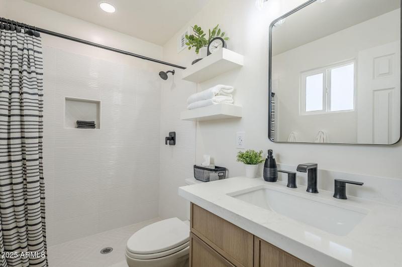 41-web-or-mls-Lockwood-29