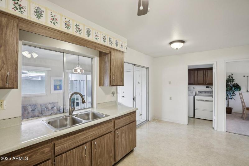 Eat in area off kitchen