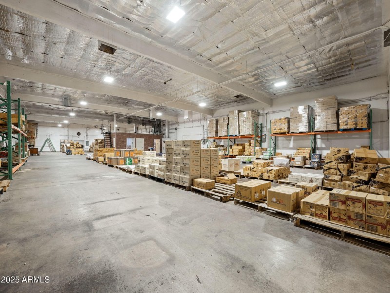 29-web-or-mls-4239 N 40th Ave-17
