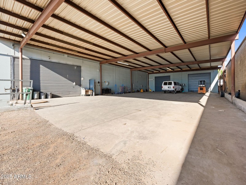 13-web-or-mls-4239 N 40th Ave-13