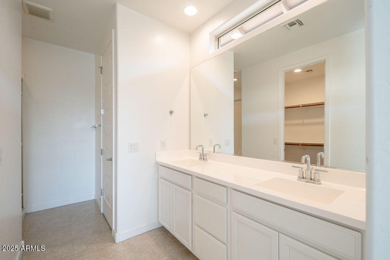 20250918_3740-S-65th-Ave_09