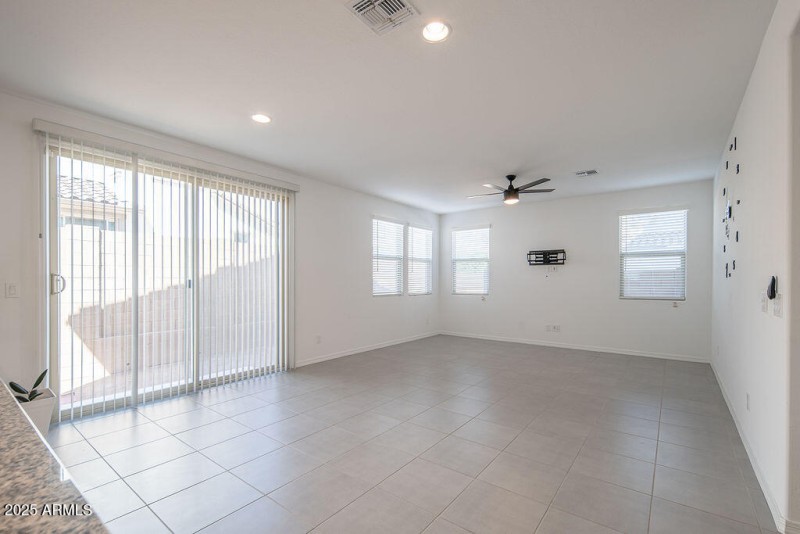 20250919_14118-W-Hackamore-Dr_02