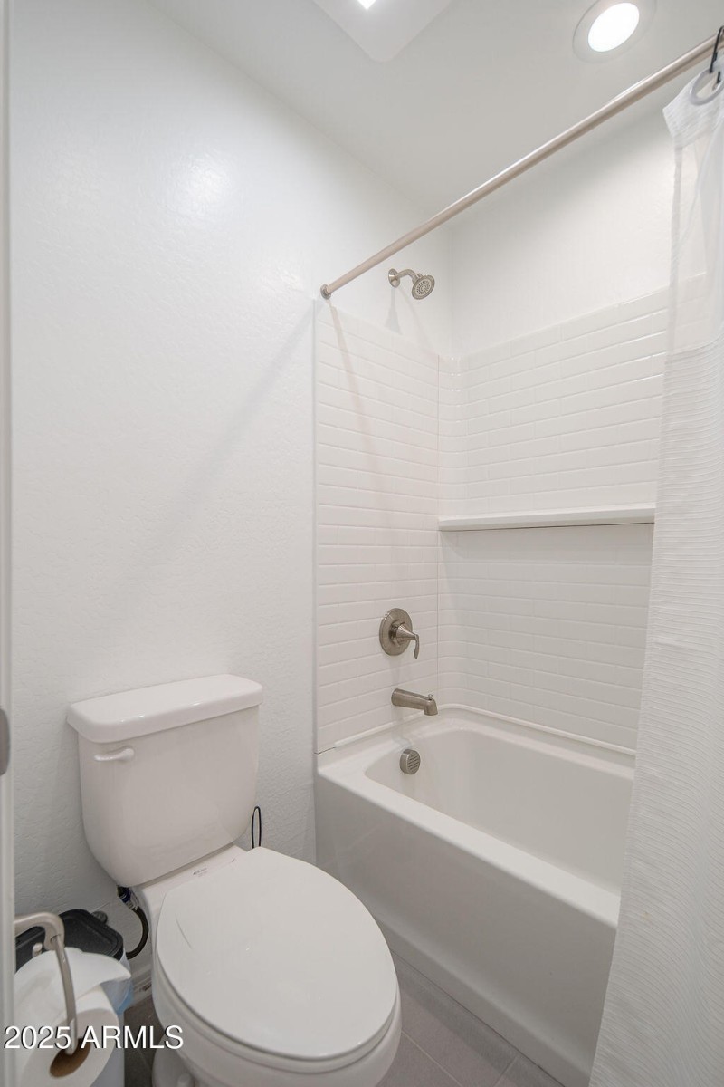 20250919_14118-W-Hackamore-Dr_09