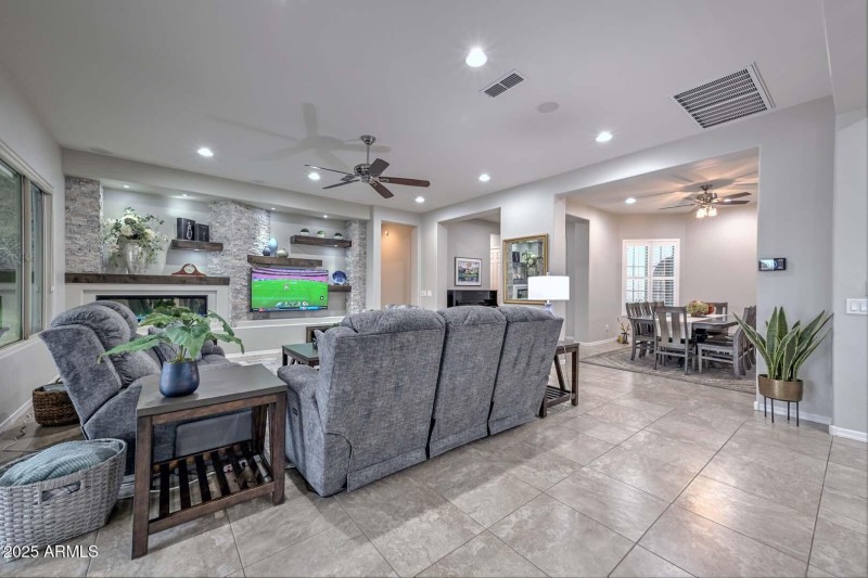 27162 W Behrend DR, Buckeye, AZ 85396