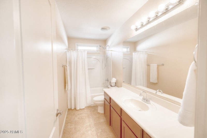 Upstairs Secondary Bathroom