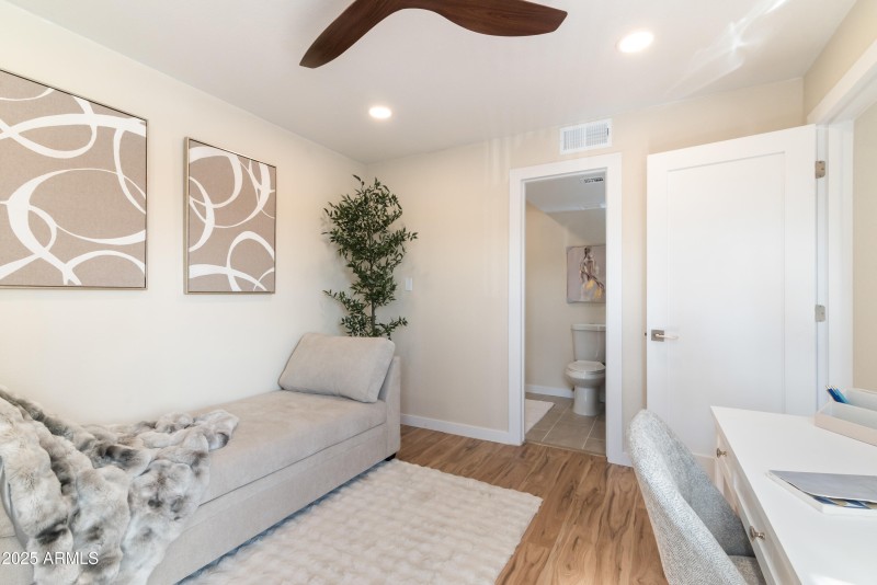 24_8787 e mountain view rd 2101-24