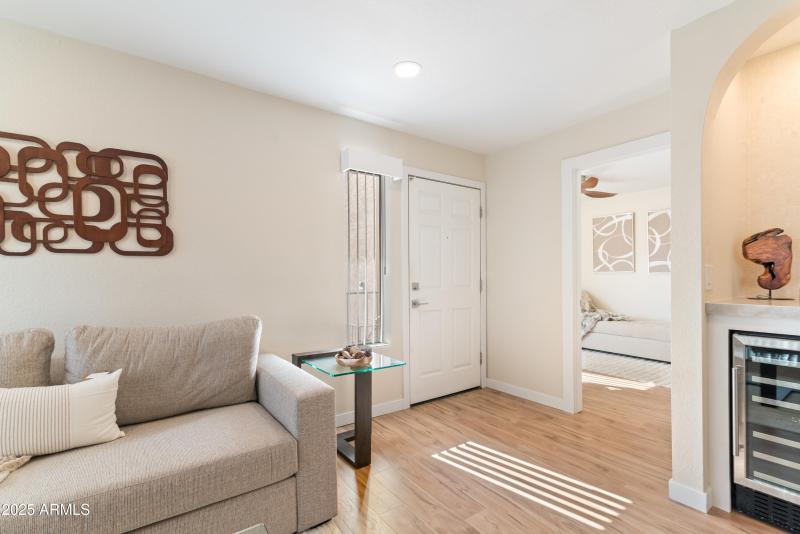 5_8787 e mountain view rd 2101-5