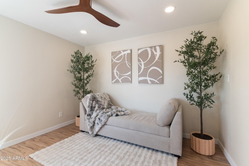 23_8787 e mountain view rd 2101-23