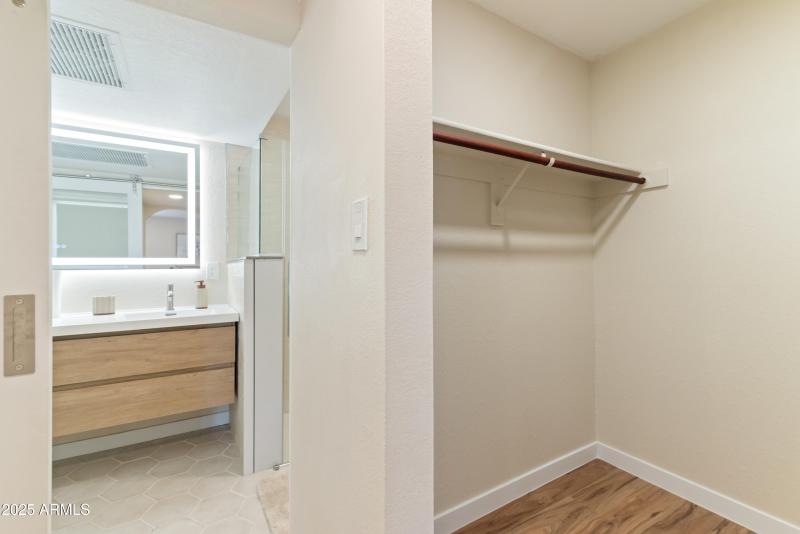 18_8787 e mountain view rd 2101-18