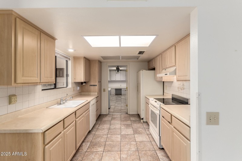 11 - Crystal Lake 12735