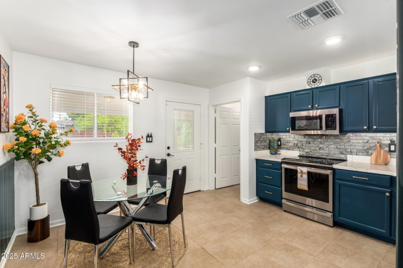 2201 E KINGS Avenue - Kitchen